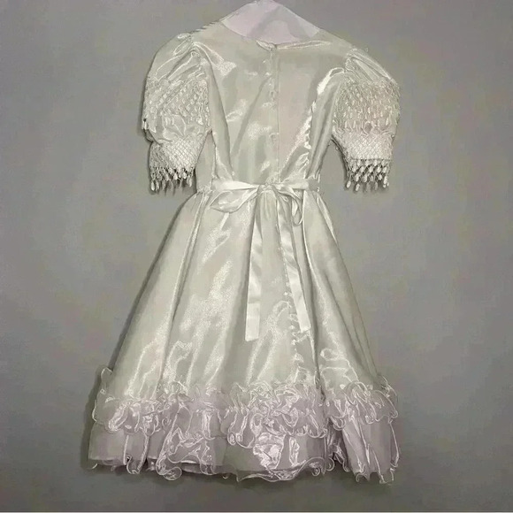 Vintage Satin White Formal Girl’s Dress size 8 in excellent condition. - Picture 5 of 6